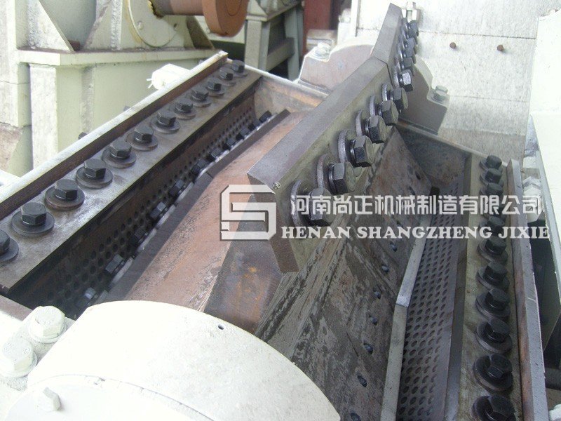 大口徑塑料粉碎機內部
